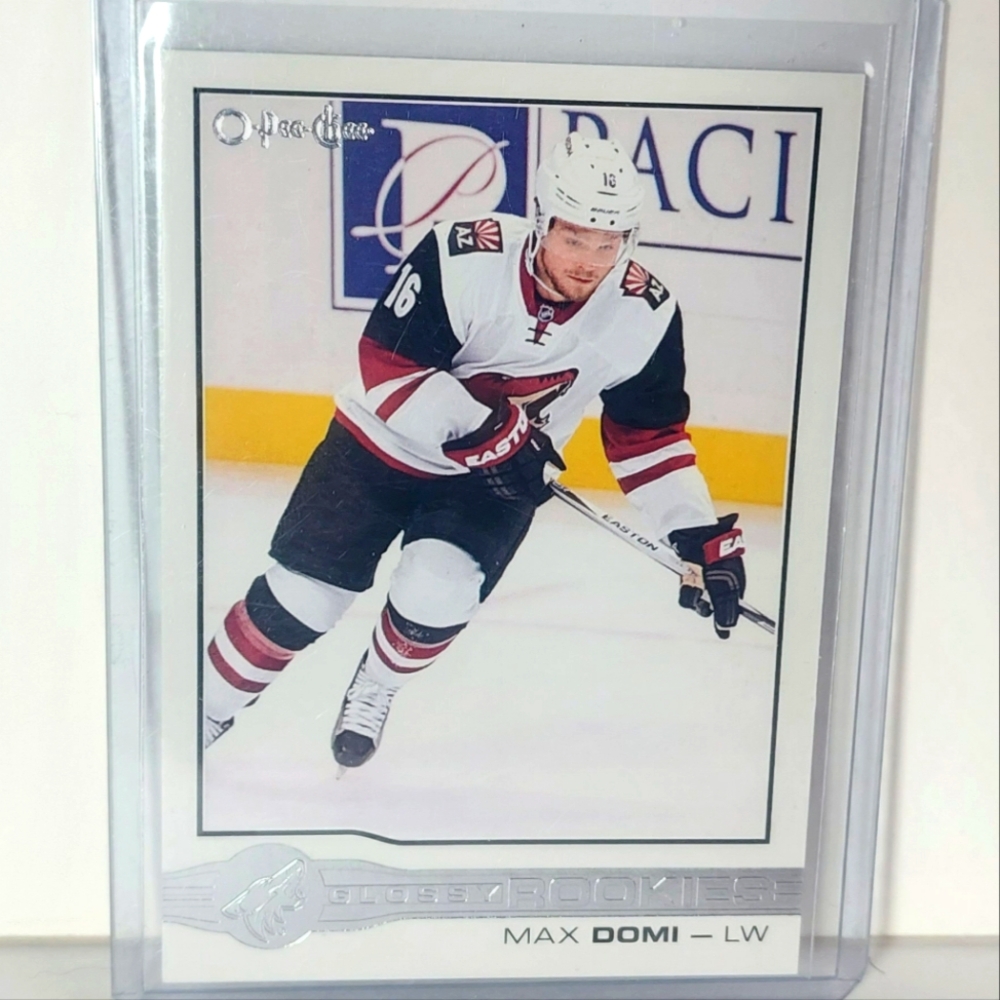 Max Domi O-Pee-Chee Glossy Rookies Hockey Card Insert #R-3 2015/16